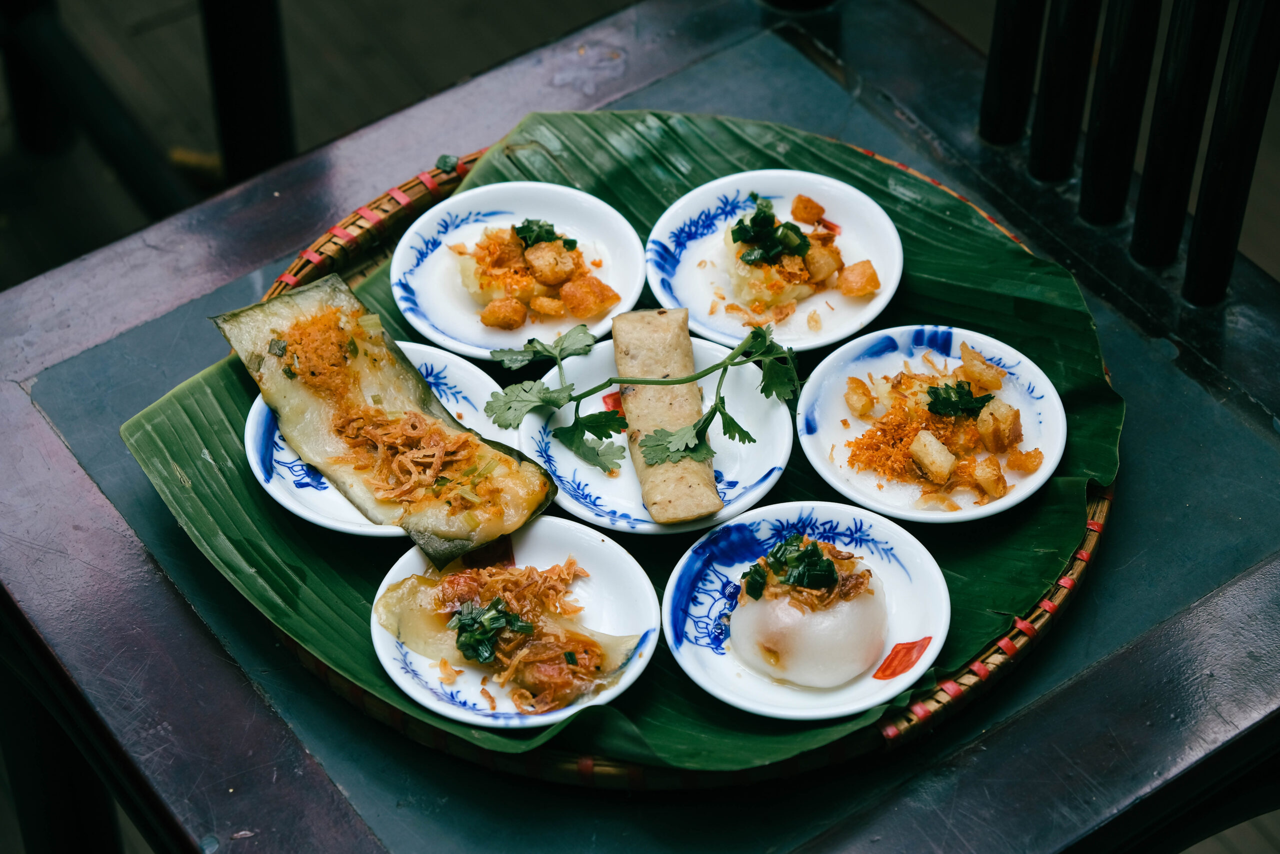 Mẹt Bánh Huế Thân Thương Quán Ngon 138: Thưởng Thức Vị Huế Ngay Tại Đất Sài Gòn!